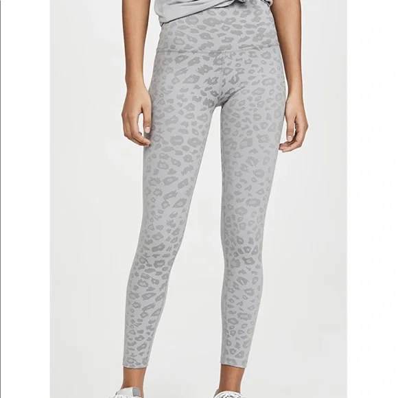 Beyond Yoga Leopard Jacquard Set - Picture 3 of 9